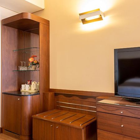 Jiyeh Marina Resort Hotel & Chalets Jieh Zewnętrze zdjęcie
